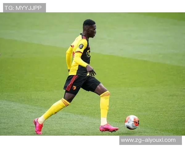 乌法与多明萨尔的较量揭示了足球战术与团队协作的重要性 乌法与多明萨尔的较量揭示了足球战术与团队协作的重要性